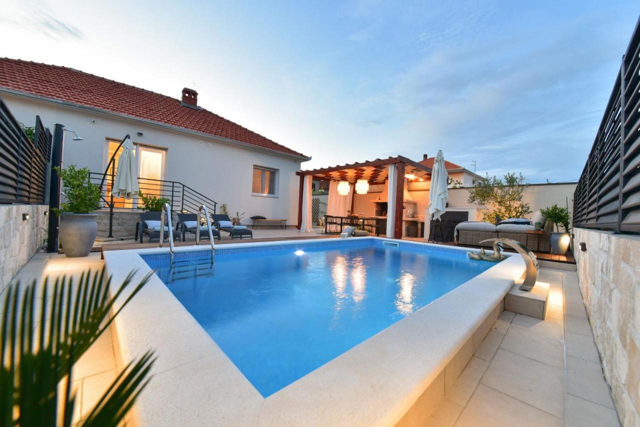 Villa Teuta Zadarvillas Exterior foto